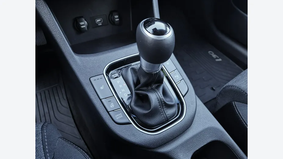 HYUNDAI i30 -