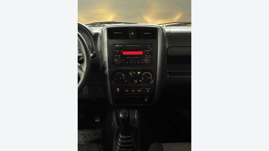 SUZUKI Jimny -