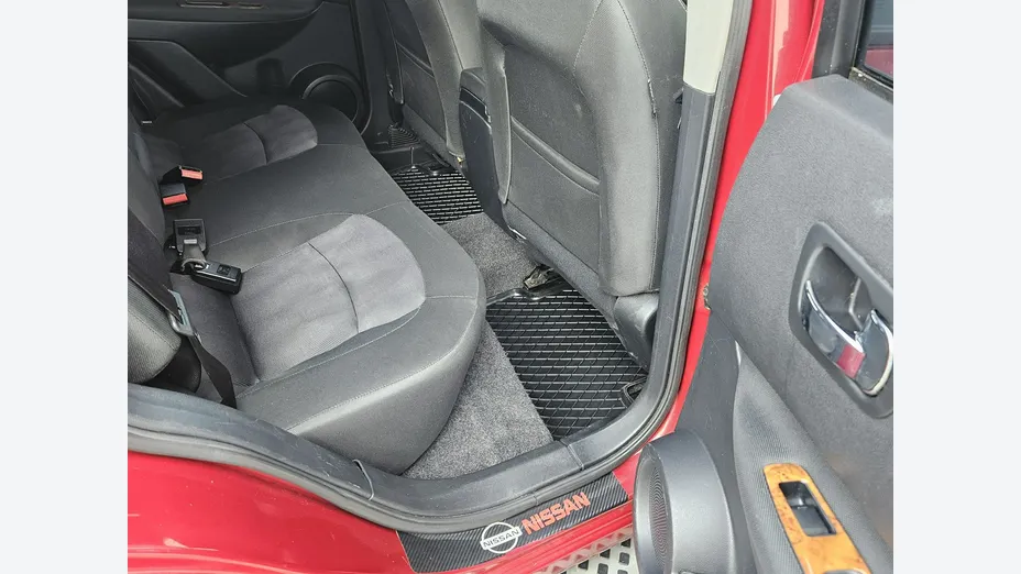 NISSAN Qashqai -