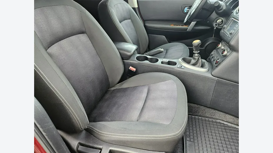 NISSAN Qashqai -