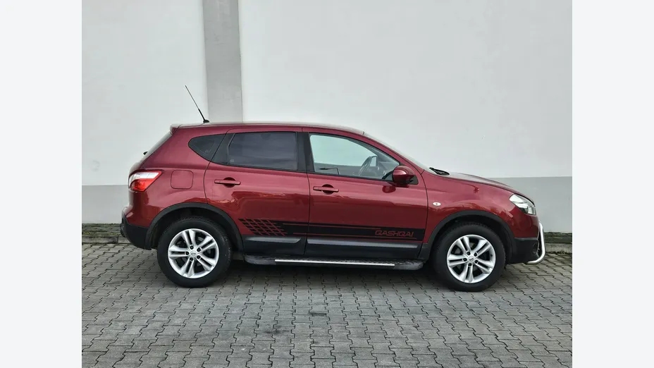 NISSAN Qashqai -