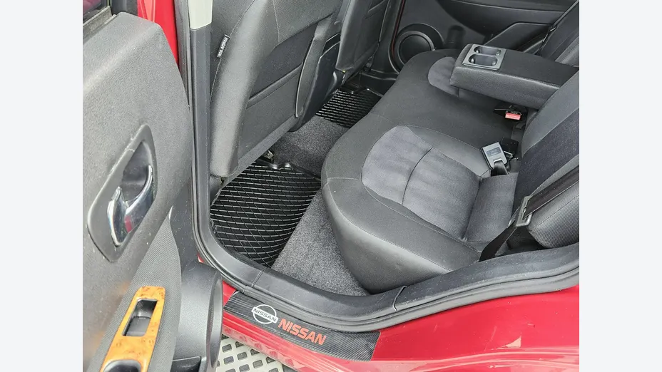 NISSAN Qashqai -