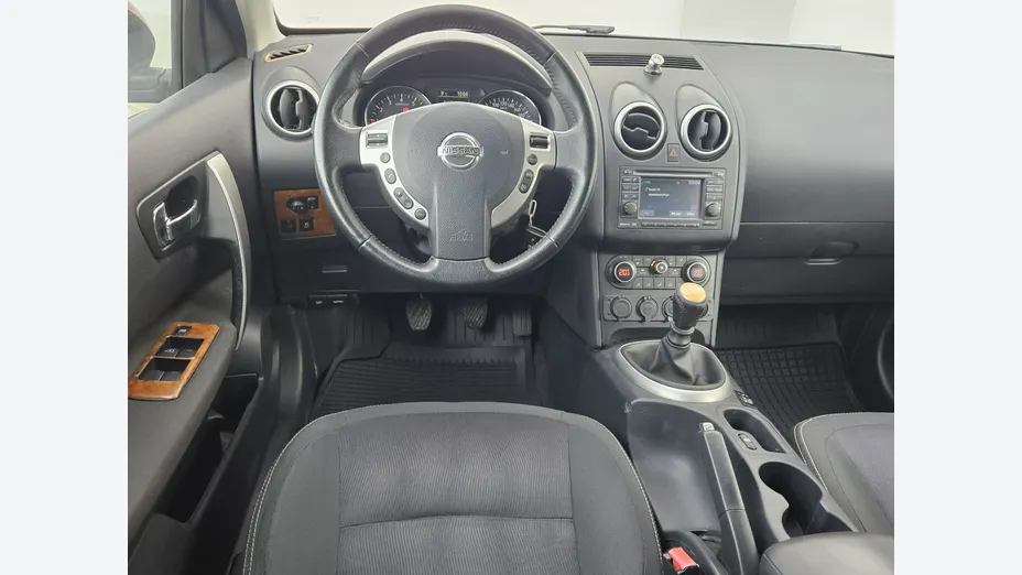 NISSAN Qashqai -