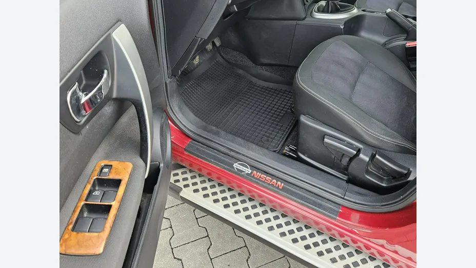 NISSAN Qashqai -