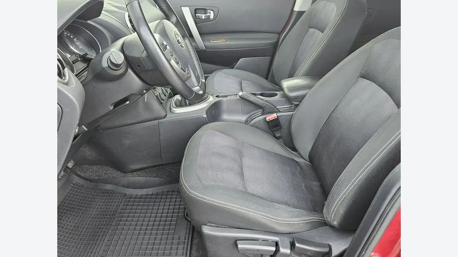 NISSAN Qashqai -