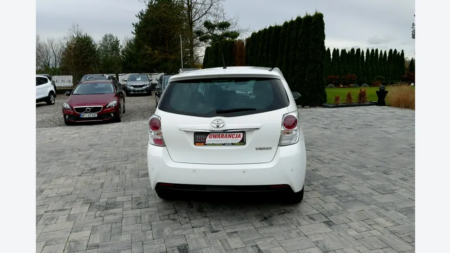 TOYOTA Verso -