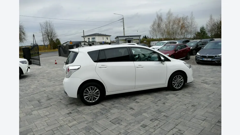 TOYOTA Verso -