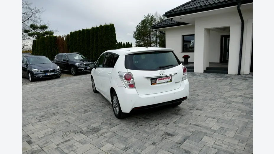 TOYOTA Verso -