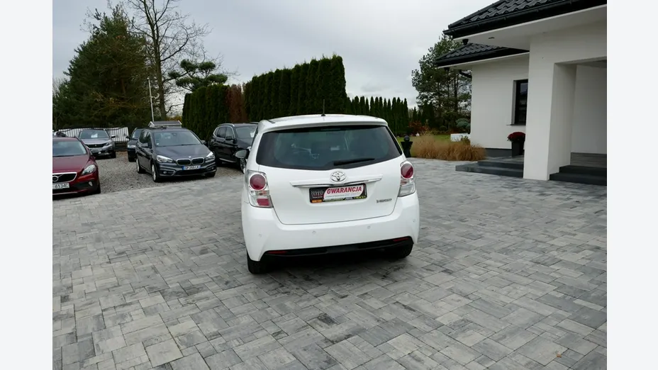 TOYOTA Verso -