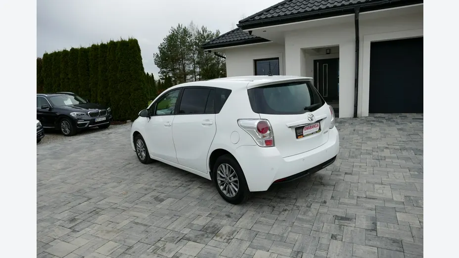 TOYOTA Verso -