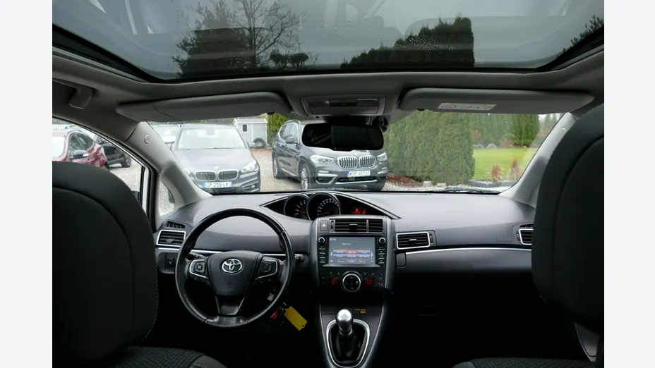 TOYOTA Verso -