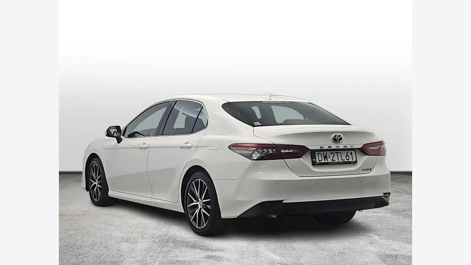 TOYOTA Camry -