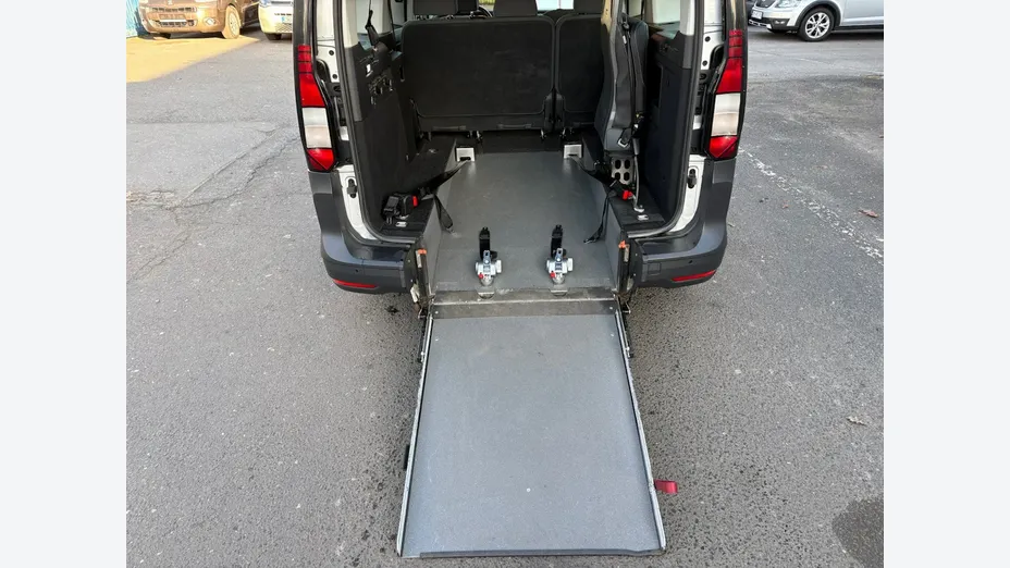 VOLKSWAGEN Caddy -