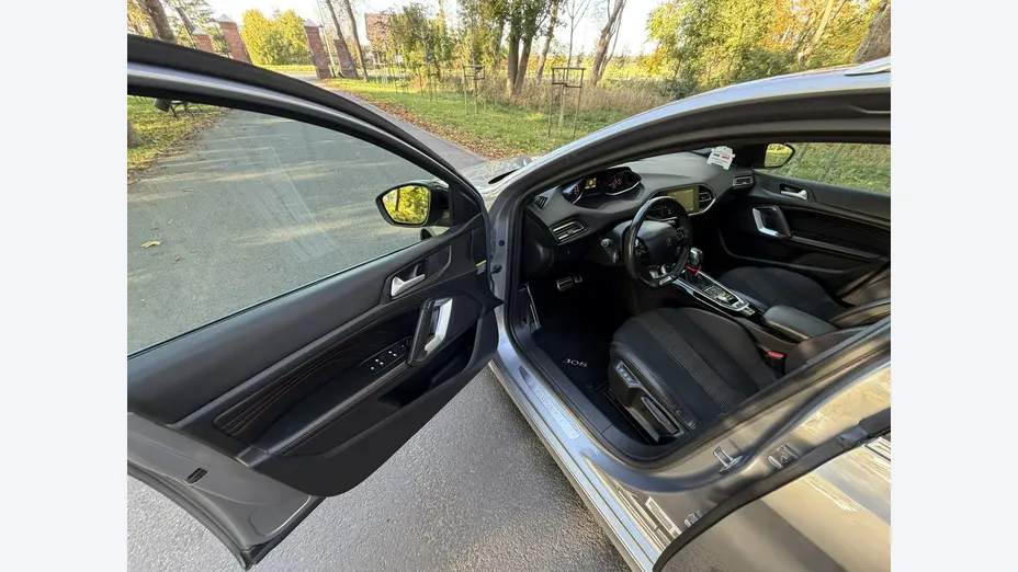 PEUGEOT 308 -