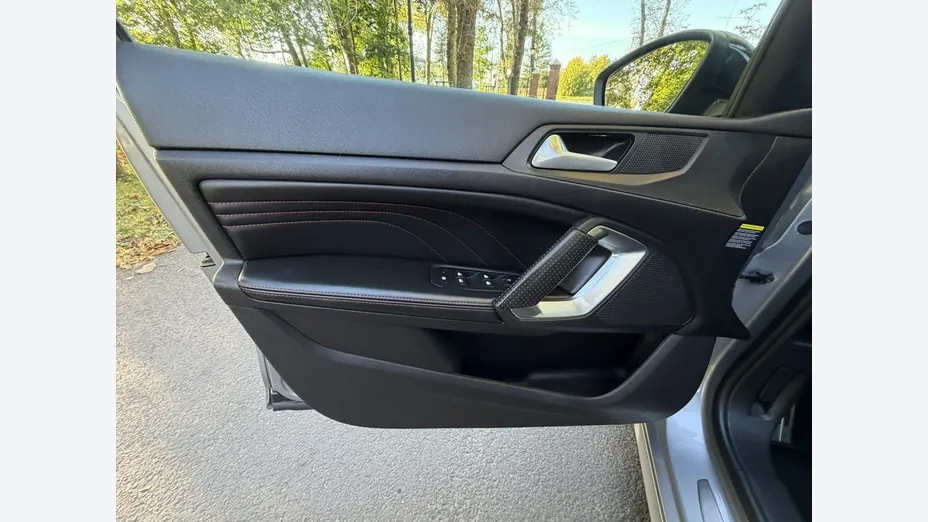 PEUGEOT 308 -