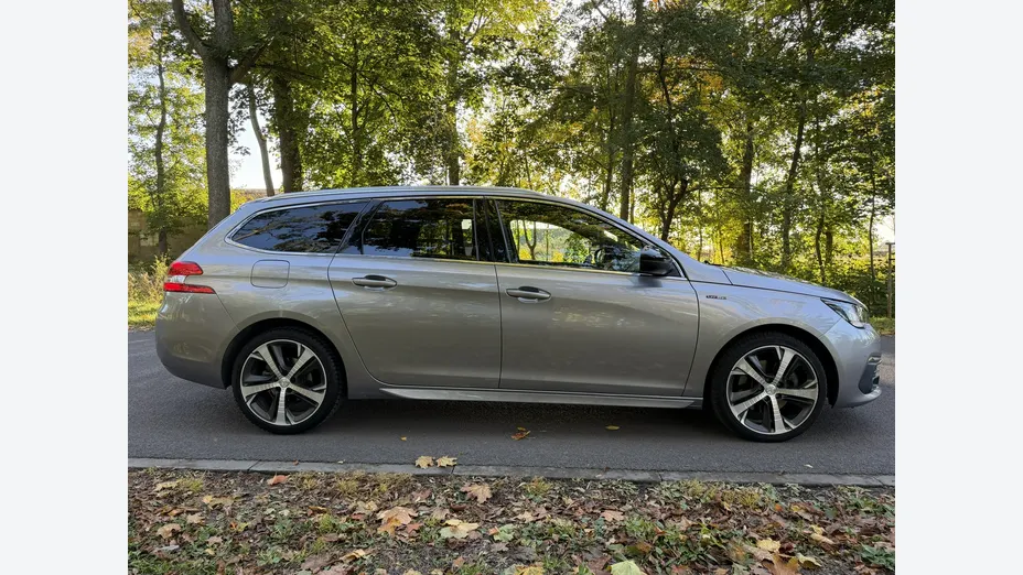 PEUGEOT 308 -