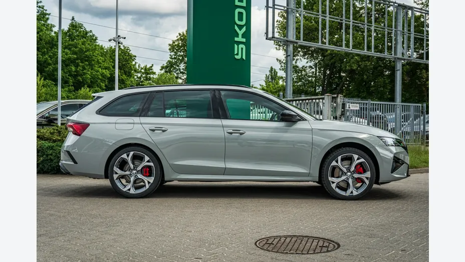 SKODA Octavia -