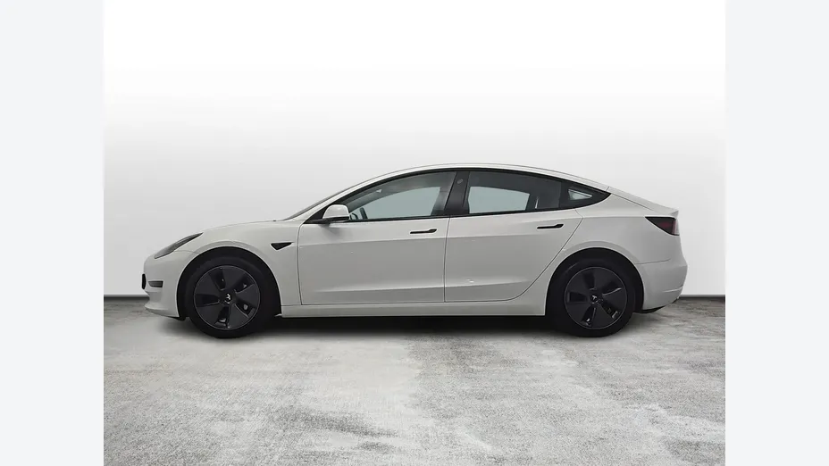 TESLA Model 3 -