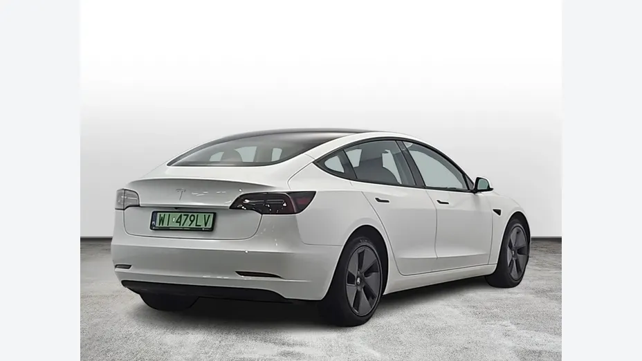 TESLA Model 3 -