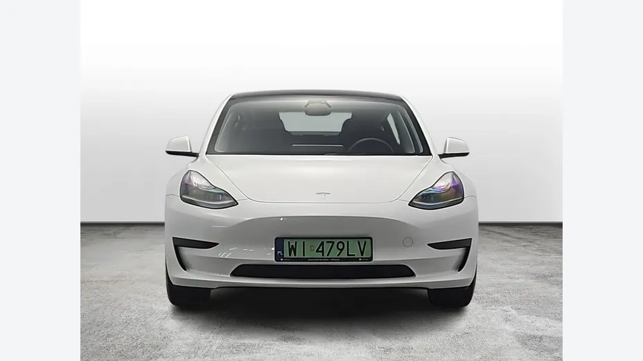 TESLA Model 3 -