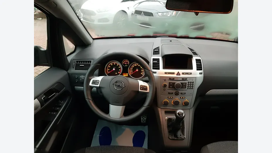 OPEL Zafira -