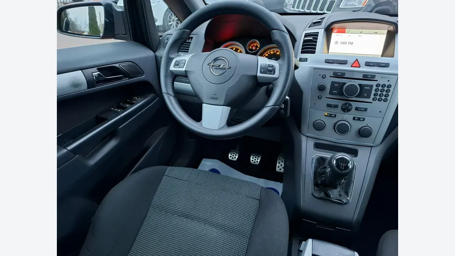 OPEL Zafira -