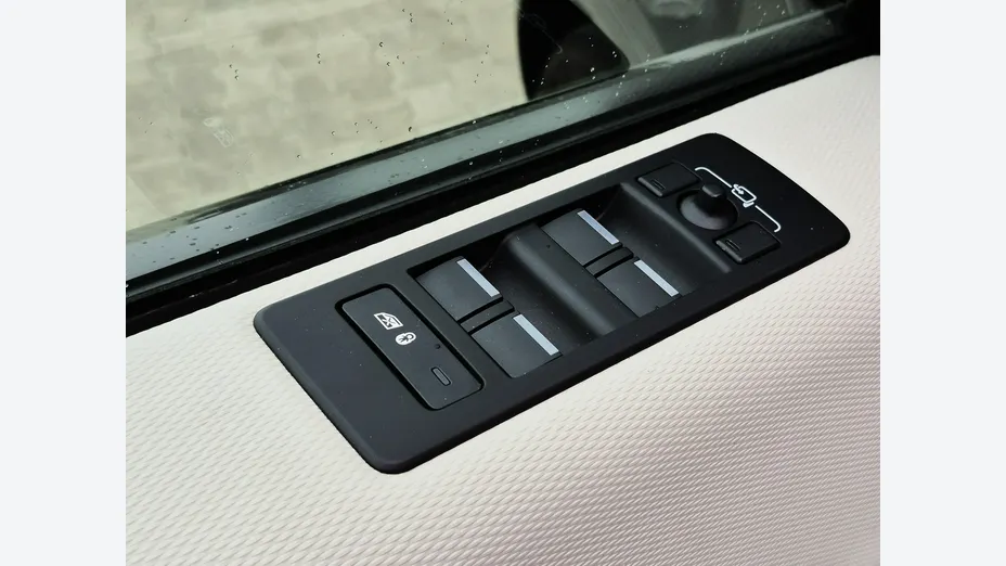 LAND ROVER Discovery -