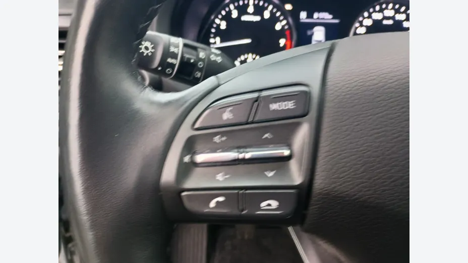 HYUNDAI i30 -