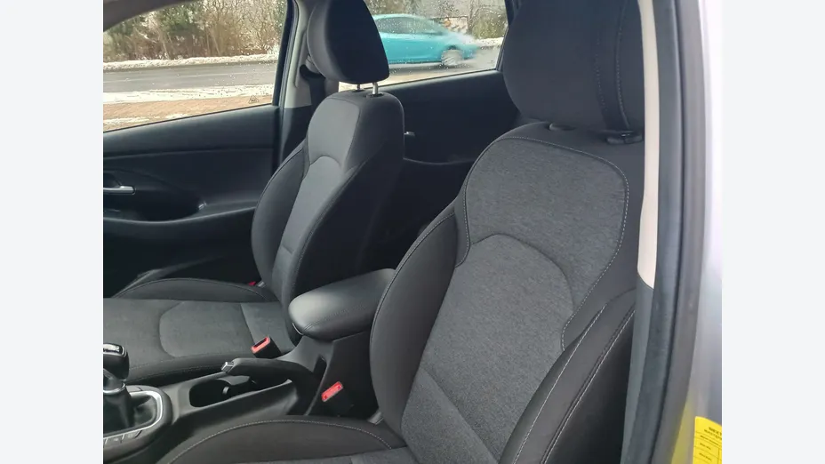 HYUNDAI i30 -