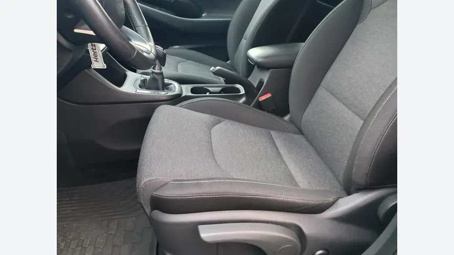 HYUNDAI i30 -