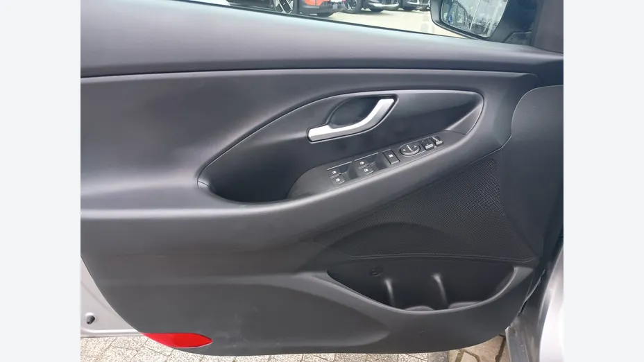 HYUNDAI i30 -