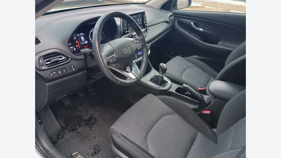 HYUNDAI i30 -