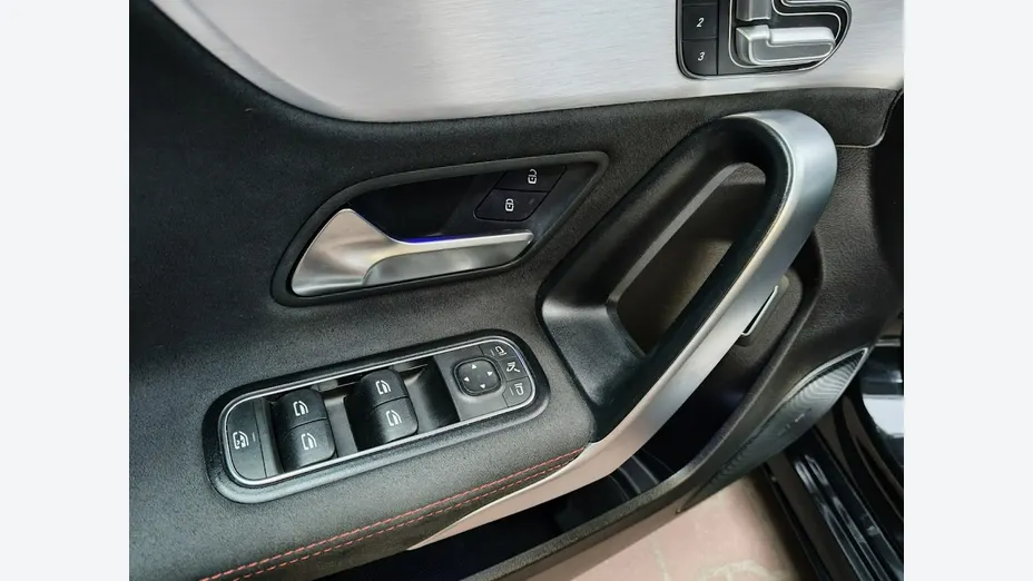 MERCEDES-BENZ A Klasa -
