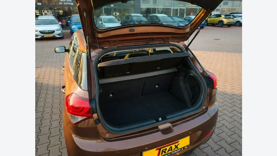 HYUNDAI i20 -