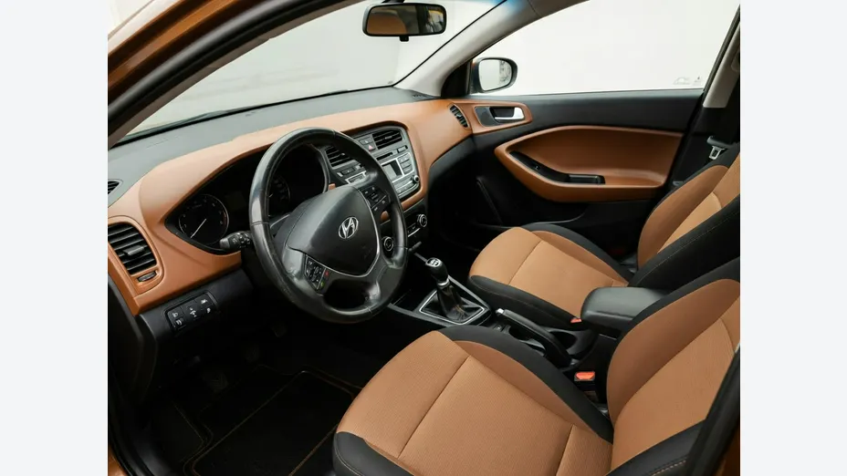 HYUNDAI i20 -