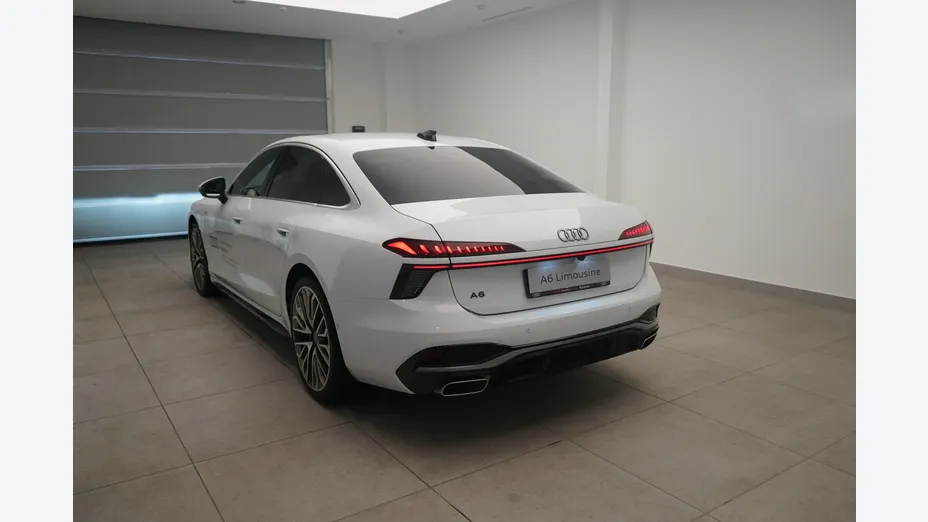 AUDI A6 -