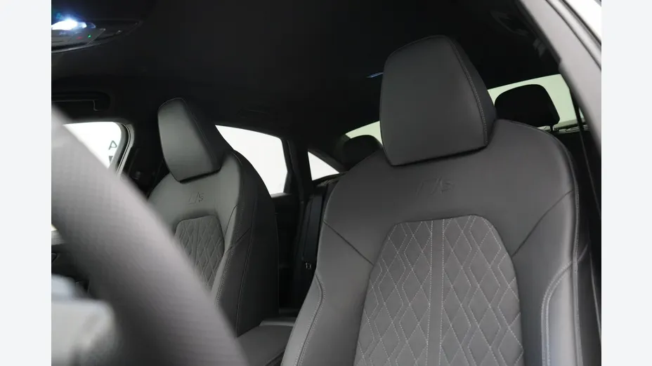 AUDI A6 -