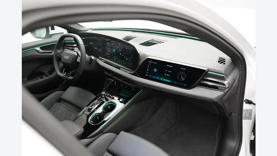 AUDI A6 -