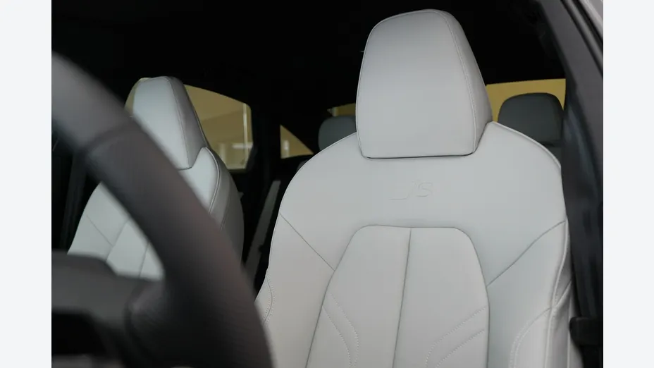 AUDI A6 -