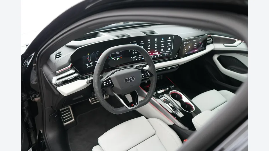 AUDI A6 -