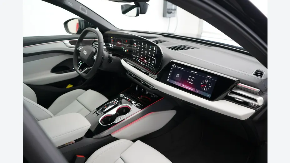 AUDI A6 -