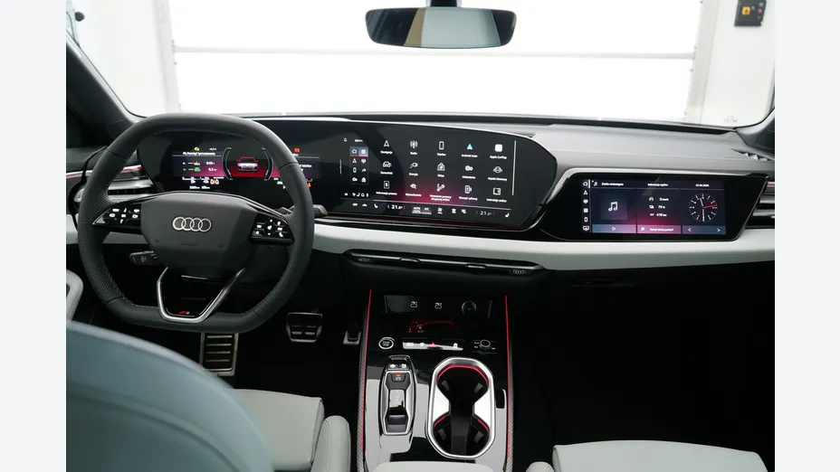 AUDI A6 -