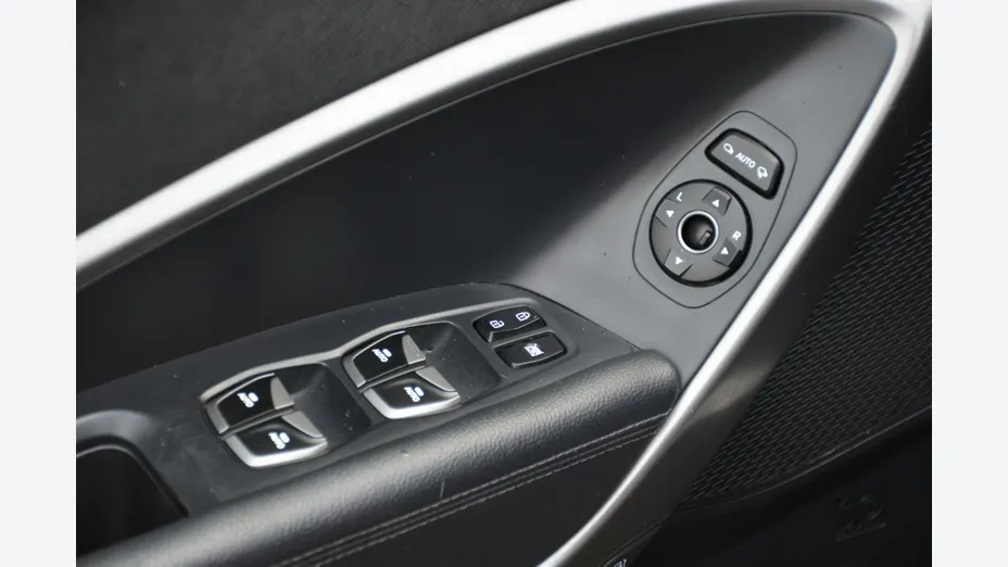 HYUNDAI Santa Fe -