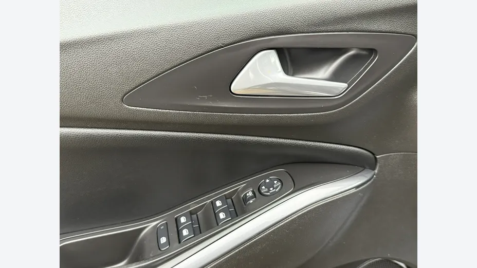 OPEL Grandland X -