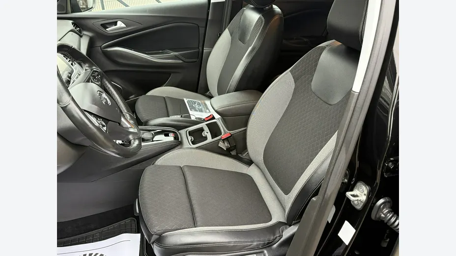 OPEL Grandland X -