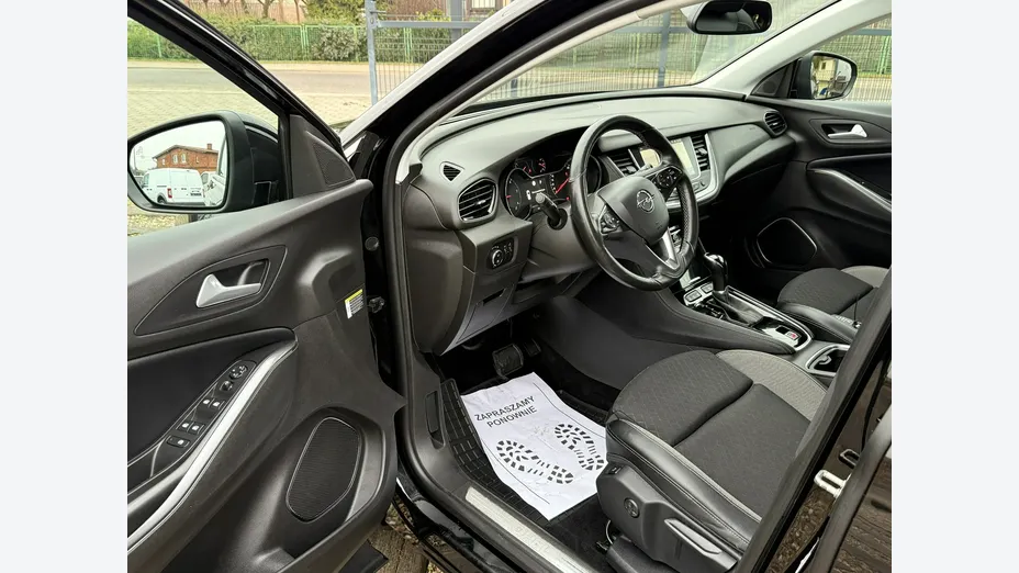 OPEL Grandland X -
