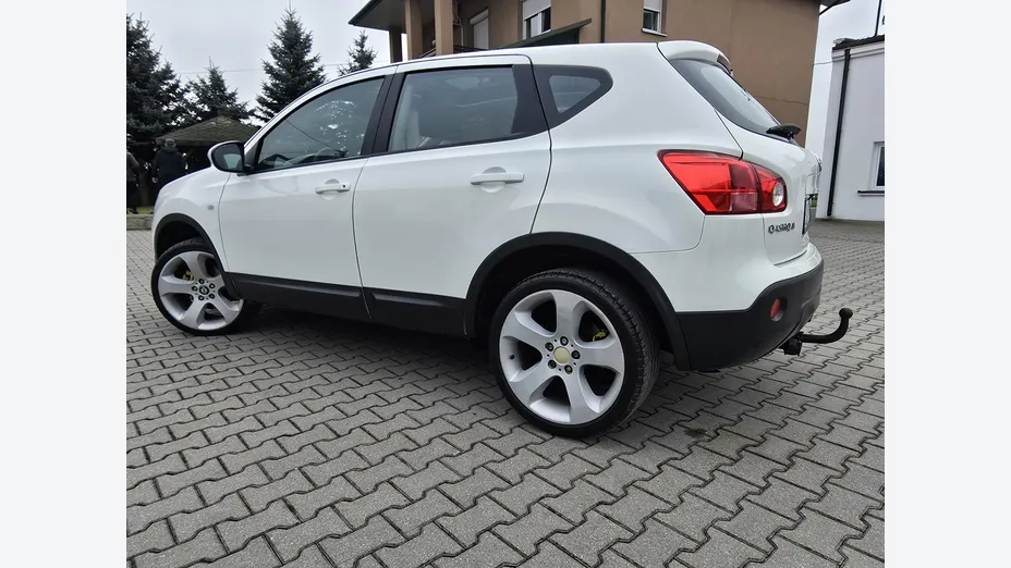 NISSAN Qashqai -