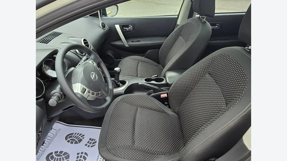 NISSAN Qashqai -