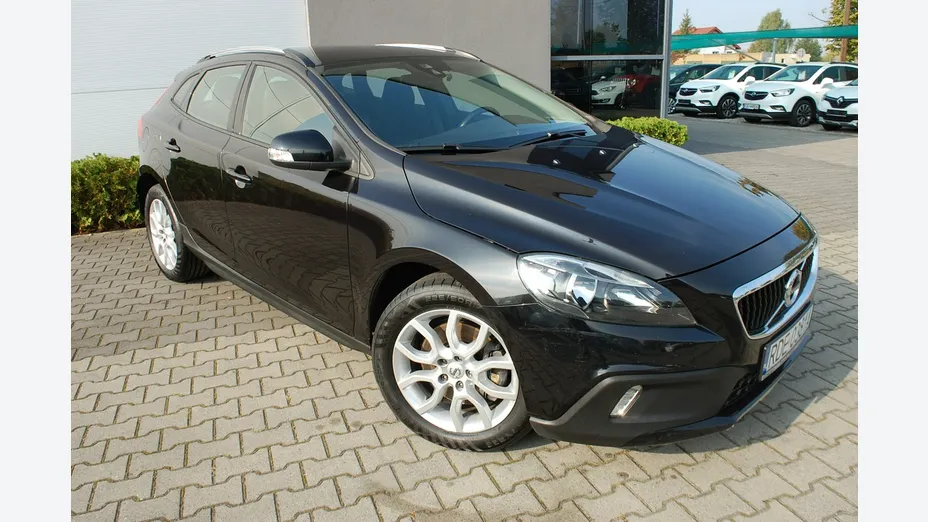 VOLVO V40 -