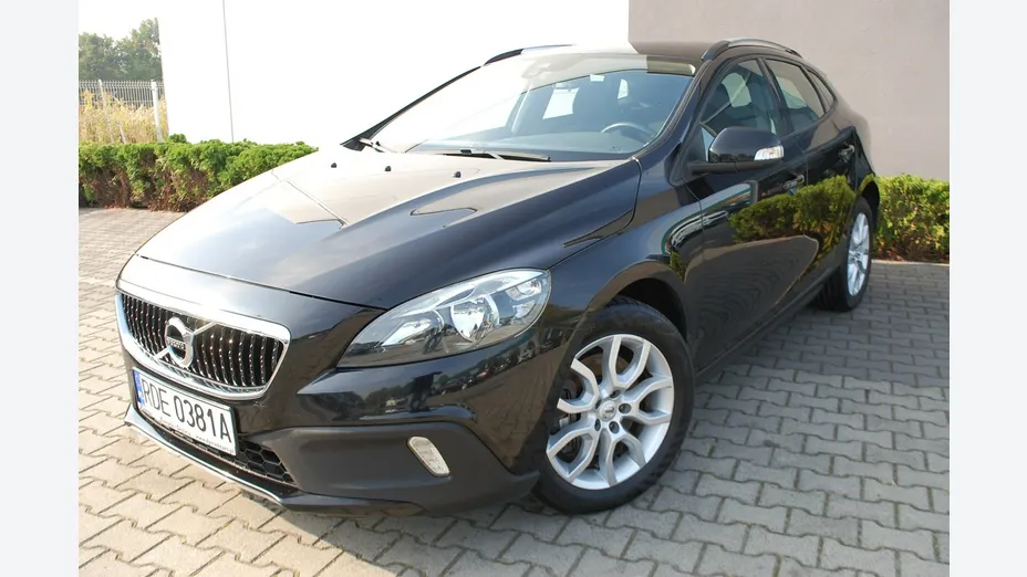VOLVO V40 -